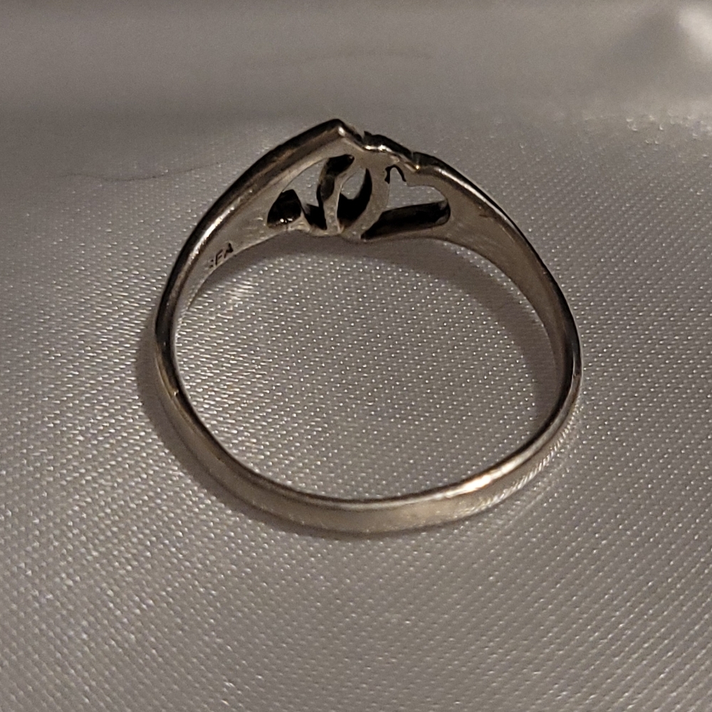 Silver Heart Ring - Picture 4 of 4